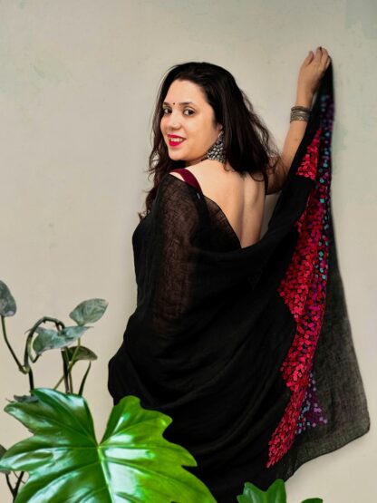 Calyz Black Linen Saree with Collage Technique - Image 3